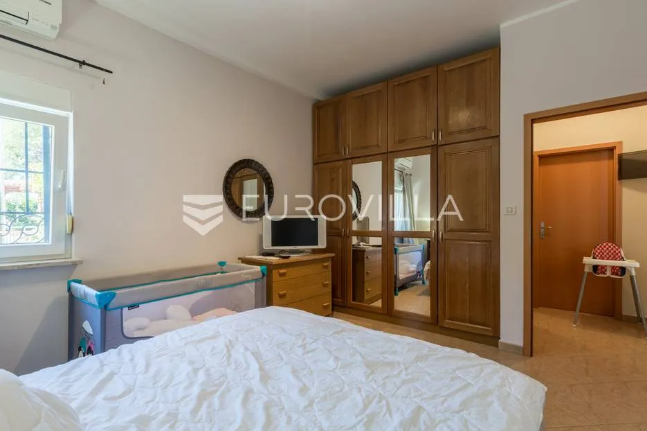istra, rovinj, stan u prizemlju s velikom konobom u podrumu 89 m2 - slika 9