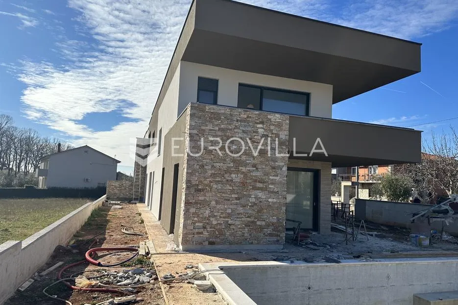 istra, marčana moderna dvojna kuća nkp 240 m2 sa velikim bazenom 35 m2 - slika 12