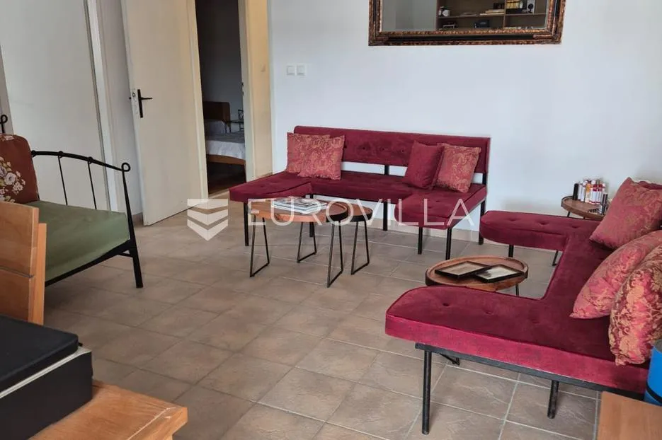 brač, milna, dvojna kamena kuća s uhodanim restoranom, prvi red do mora - slika 27