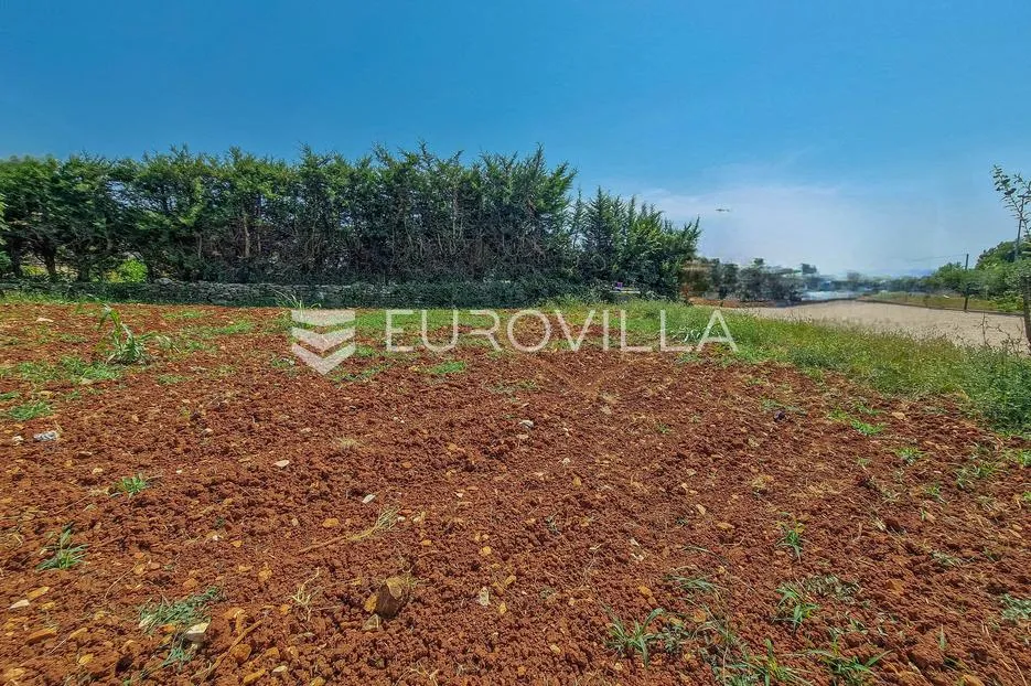 istra, novigrad, građevinsko zemljište od ukupno 1119m2 - slika 3