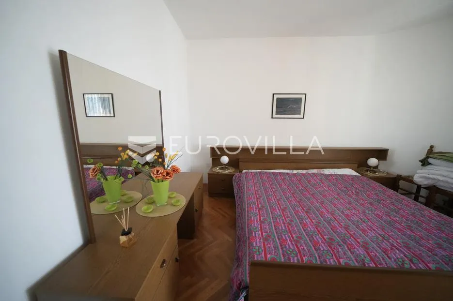 zadar, diklo vila prvi red do mora razvedena na tri etaže 377 m² - slika 7