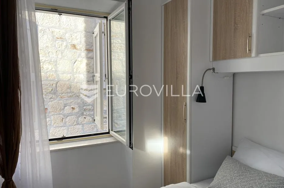 brač, milna, prekrasna kuća, 5 metara od mora - slika 20