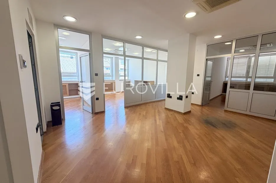 rijeka, brajda, prostran uredski prostor u srcu grada s 6 kancelarija 107 m² - slika 4