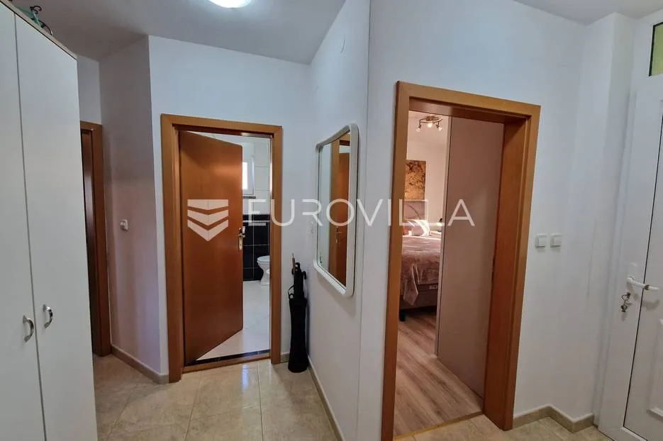 istra, pula - veli vrh, dvije samostojeće prizemnice sa bazenom nkp 50 m2 i 90 m2 - slika 36