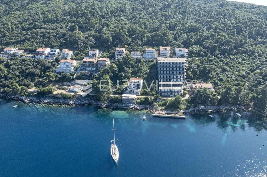 korčula, brna, građevinsko zemljište u prvom redu do mora - slika 9