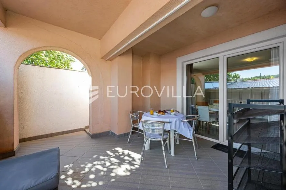 skradin, dubravice, kuća sa 7 apartmana i velikim bazenom, 760 m² - slika 13