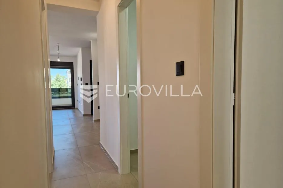 vir, apartman s krovnom terasom, pogled na more - slika 34