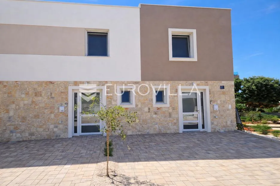 pag, mandre, dvoetažni dvosoban stan 200m od mora, 65,72 m² - slika 3