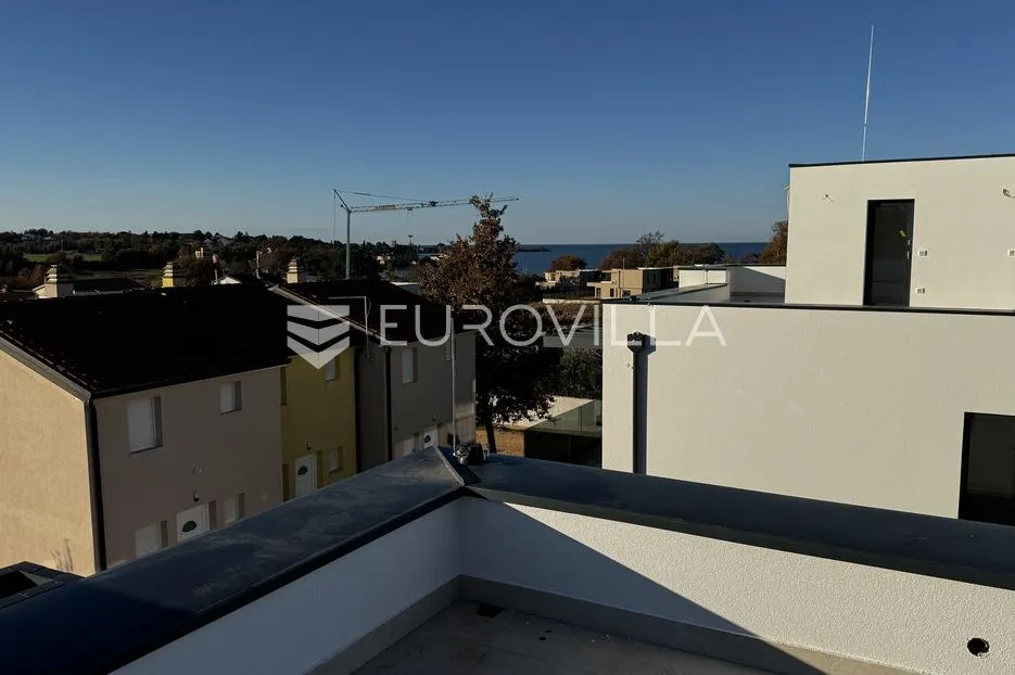 istra, novigrad, novogradnja, dvojna kuća 500 m od mora - slika 15