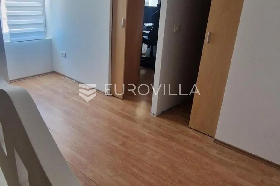 ližnjan, šišan - kuća na tri etaže u srcu šišana - slika 10