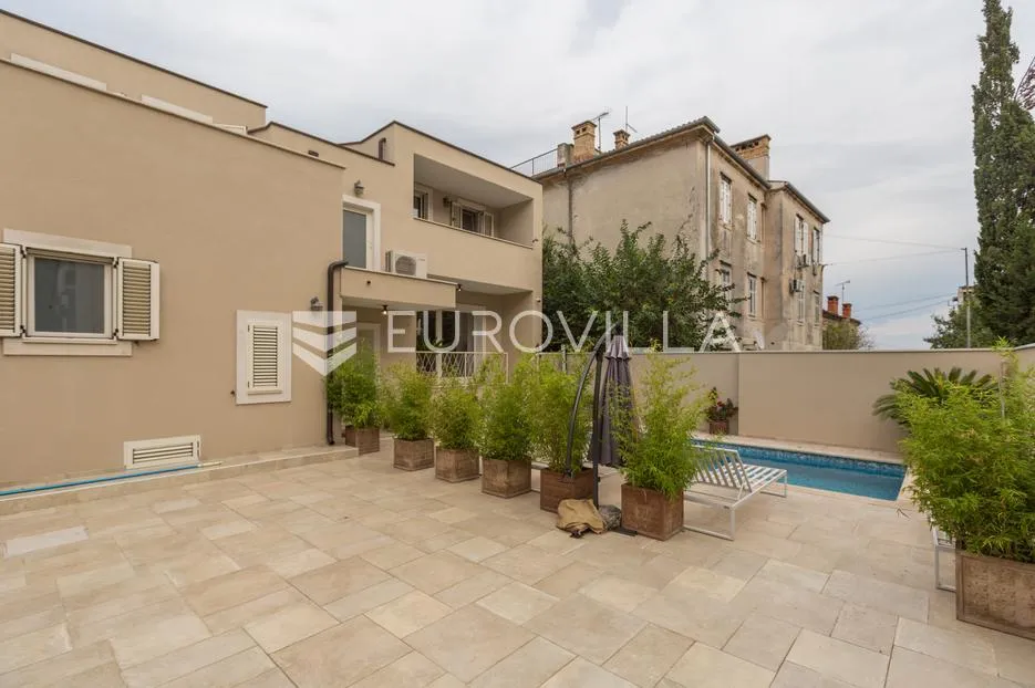 istra, pula, potpuno renovirana austrougarska villa u srcu pule - slika 14