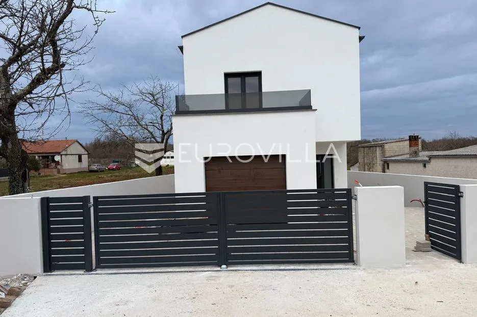 istra, svetvinčenat, kvalitetna moderna kuća 180 m² s bazenom 24 m² i garažom - slika 27