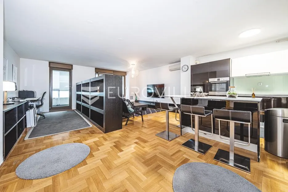 zagreb, centar, moderan dvosoban stan 79 m² garaža - slika 5