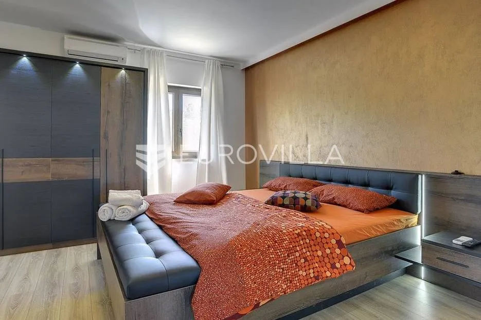istra, rovinjsko selo, kuća za odmor površine 400 m2 - slika 16