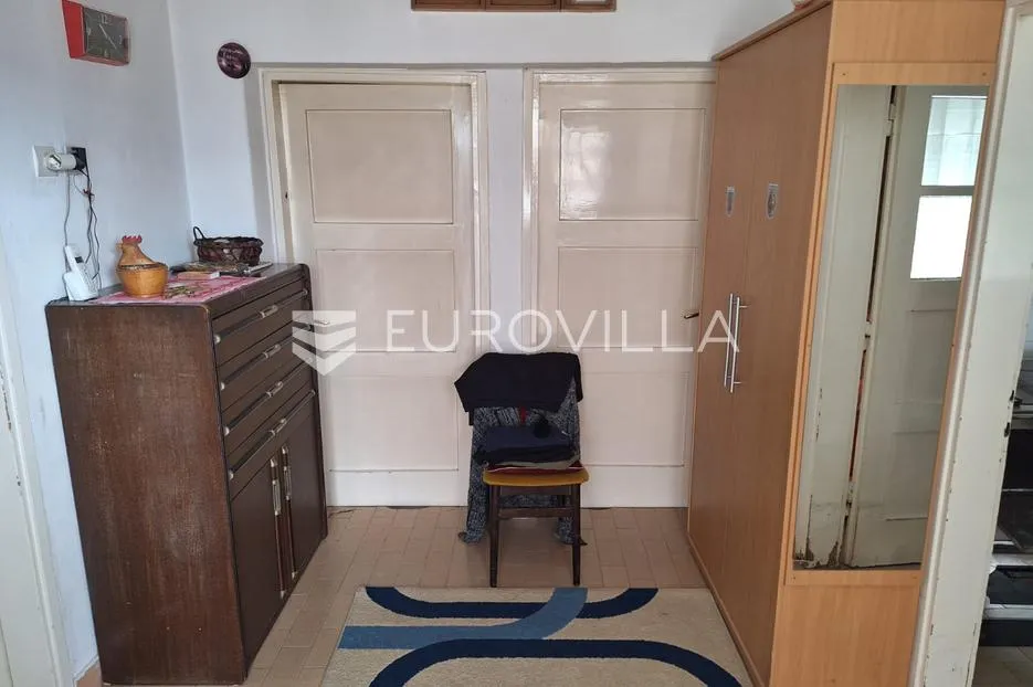 karlovac, mala švarča, stambeno-poslovna zgrada 330 m2 - slika 11