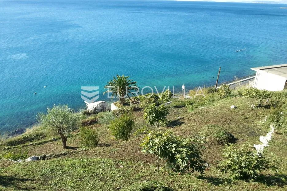 Omiš, Jesenice, građevinska parcela uz more