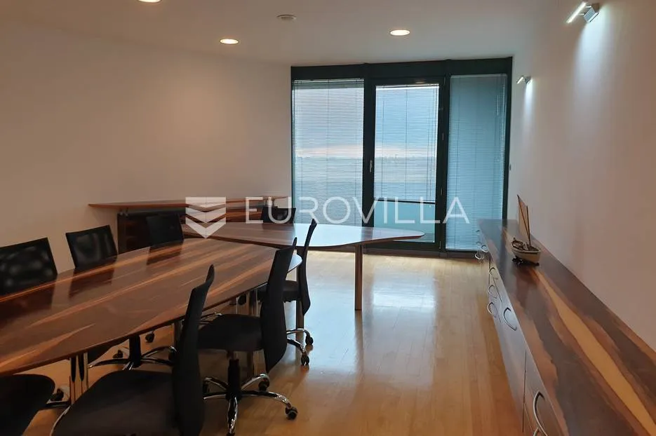 poslovna zgrada za zakup 1276 m² s nenatkrivenom terasom 140 m² novi zagreb, buzin - slika 6