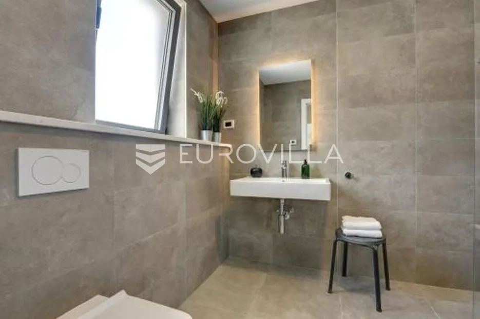 istra, vodnjan vila s pogledom na brijune 499 m2 - velika okućnica - slika 25