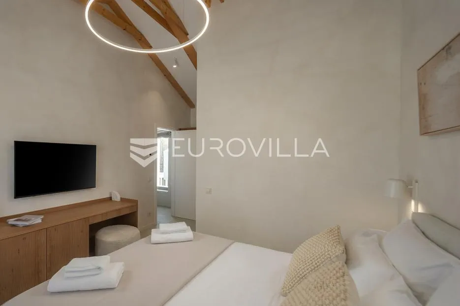 istra, labin, vrhunska moderna villa d, grijani bazen 48 m², 2365 m² uređene okućnice - slika 31