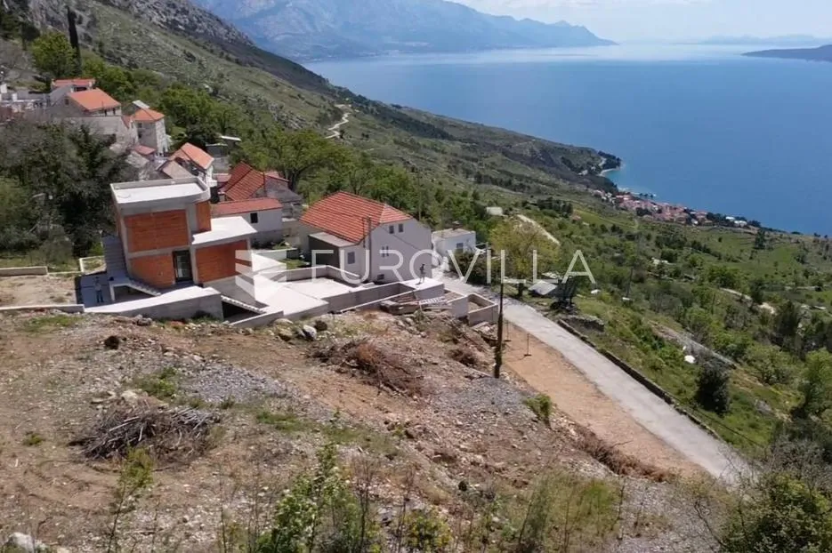 omiš, lokva rogoznica, atraktivno građevinsko zemljište površine 469 m² - slika 5