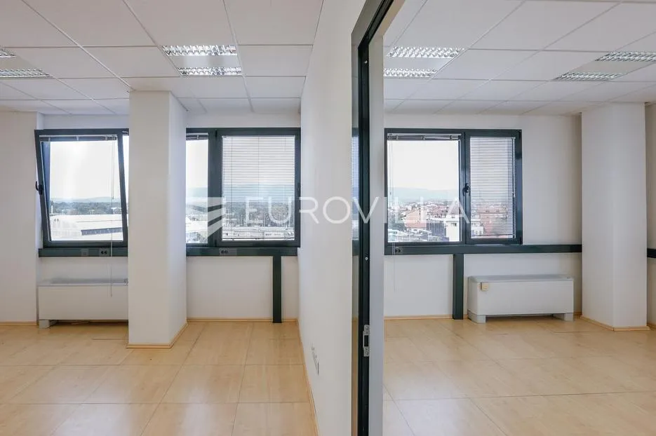 Zagreb, Dubrava, poslovni prostor uredske namjene 240 m2 na 1. katu poslovne zgrade - Donja Dubrava