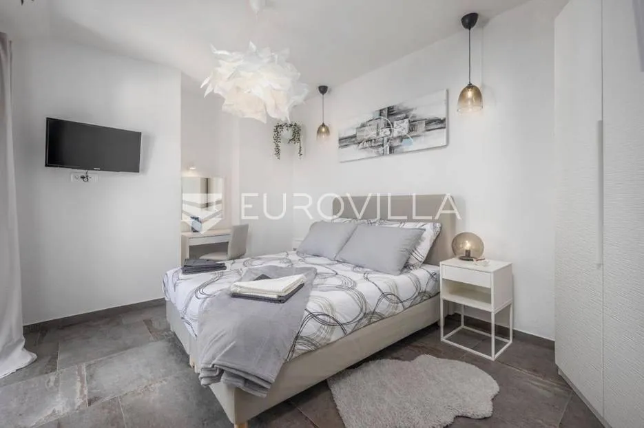 okolica zadra, luksuzan kompleks od dvije ville - slika 20