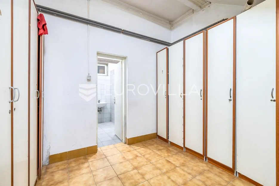 velika gorica, uredsko skladišno proizvodna hala 1600 m² na parceli 3580 m² - slika 9