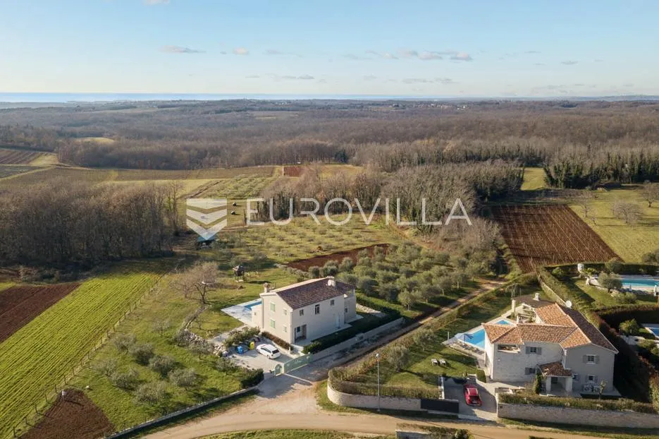 istra, višnjan, moderna vila s bazenom i panoramskim pogledom na more - slika 4