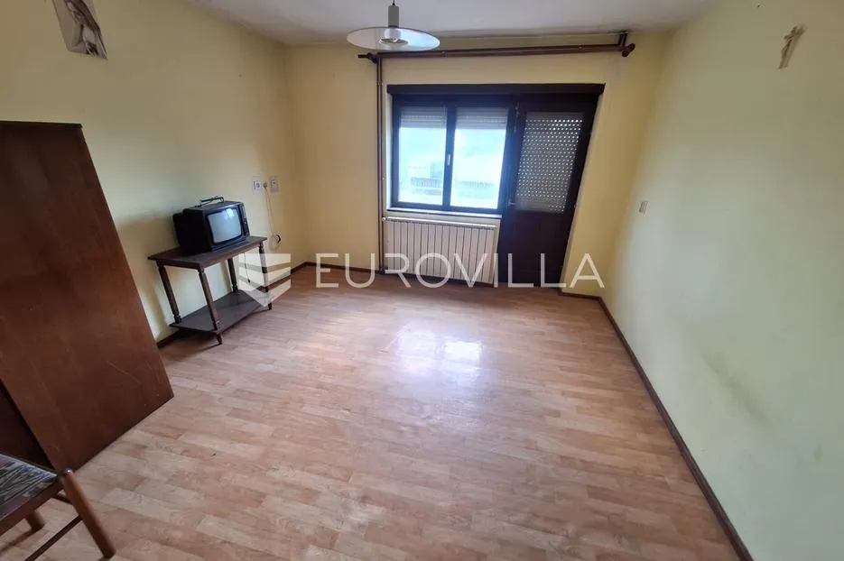 ogulin, sabljak selo, kuća 350 m² s gospodarskim zgradama, 70 m do jezera sabljaci - slika 3