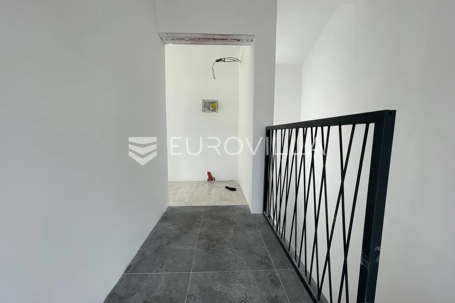 rijeka, banderovo, moderan četverosobni stan 110 m² - slika 13