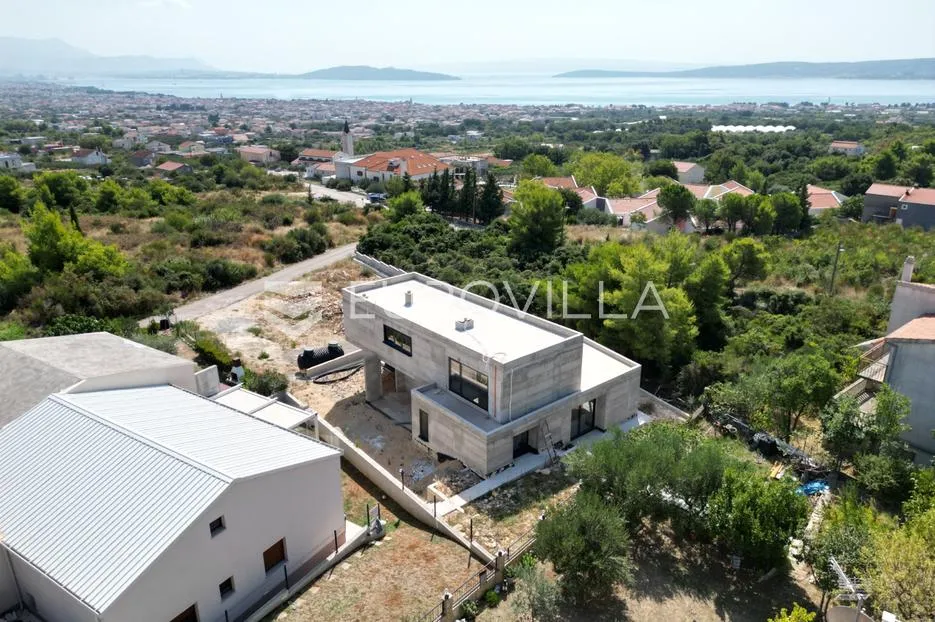 kaštel novi, moderna vila u izgradnji s bazenom i pogledom na more - slika 20