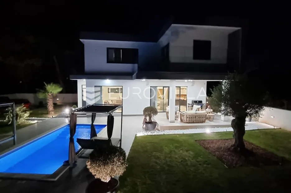 istra, svetvinčenat, moderna vila nkp 160 m2 s bazenom okružena zelenilom u mirnom naselju - slika 21