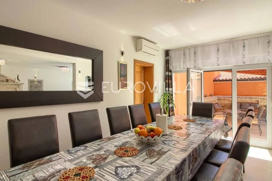 medulin, velika samostojeća kuća 360 m² s bazenom - slika 19
