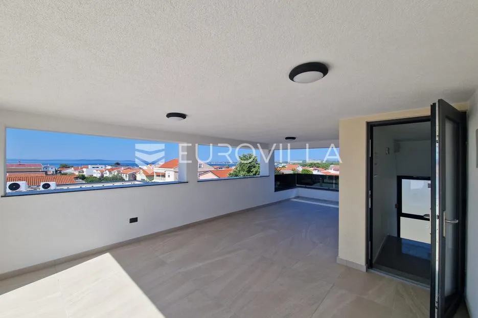 vir, apartman s krovnom terasom, pogled na more - slika 5
