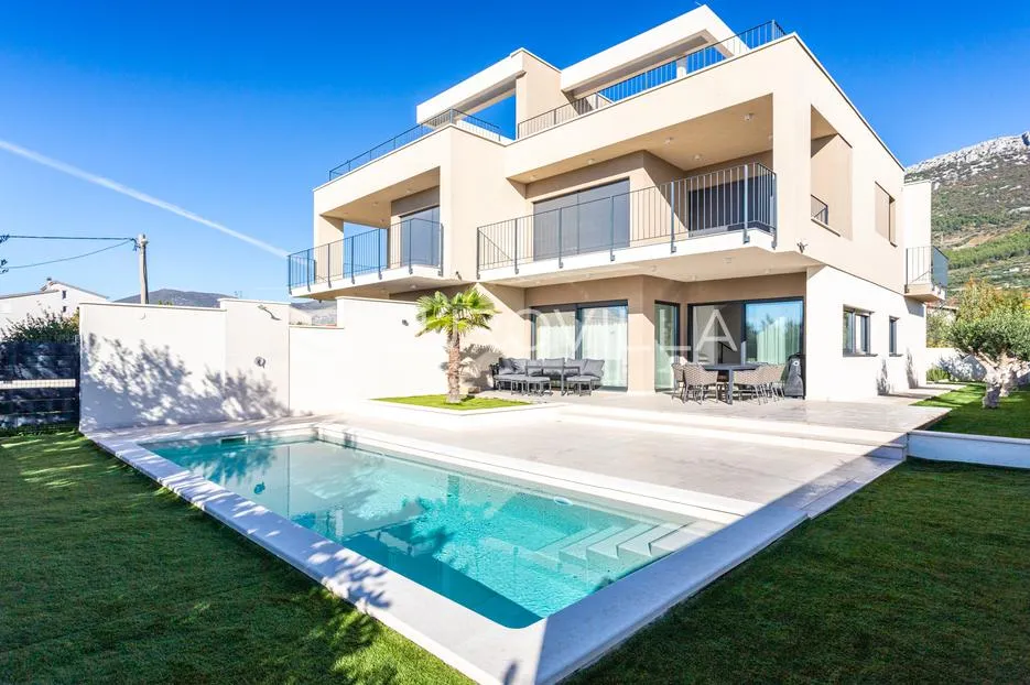 kaštel stari, moderna vila s lijepim pogledom - slika 1