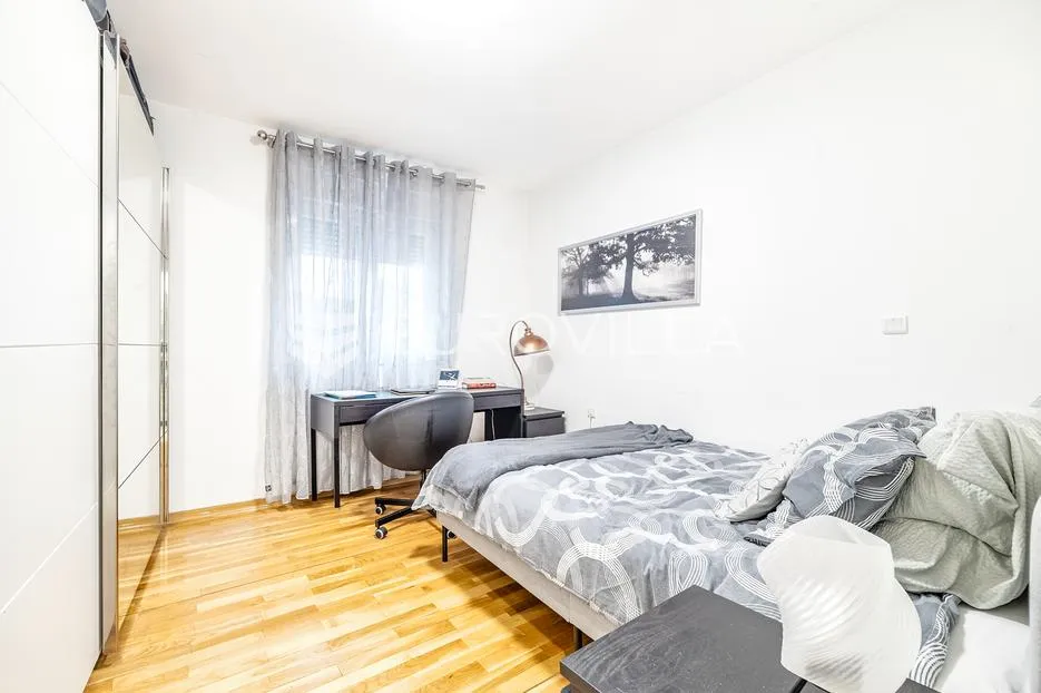 zagreb, medveščak, prostran trosoban stan 68 m² s velikom terasom - slika 5