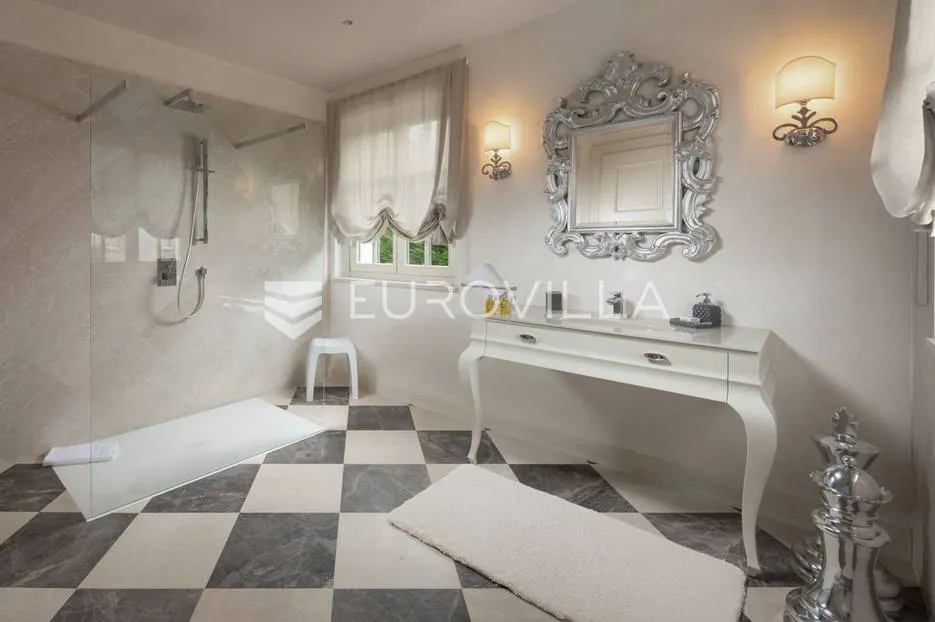vabriga, raskošna vila od 302 m2 sa prekrasnim vrtom - slika 12