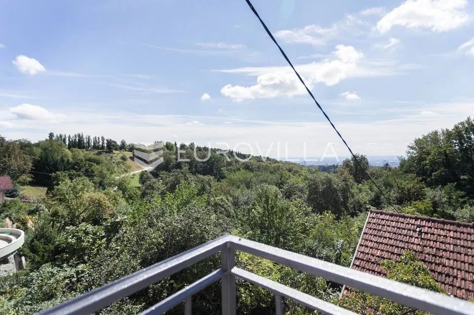 zagreb, šestinski vrh prekrasan šesterosoban dvoetažan stan 250m2 + 2 garaže - slika 27