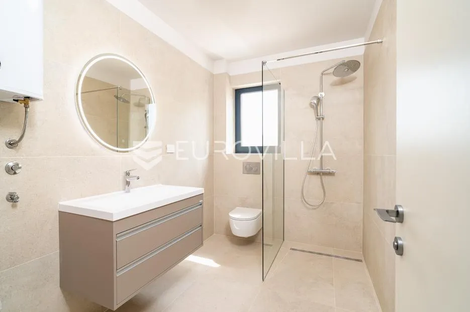 zadar, privlaka, luksuzni dvosoban stan 1. red do mora, 92,80 m² - slika 10