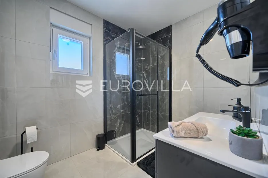kaštel novi, novoizgrađena vila za dugoročni najam - slika 23
