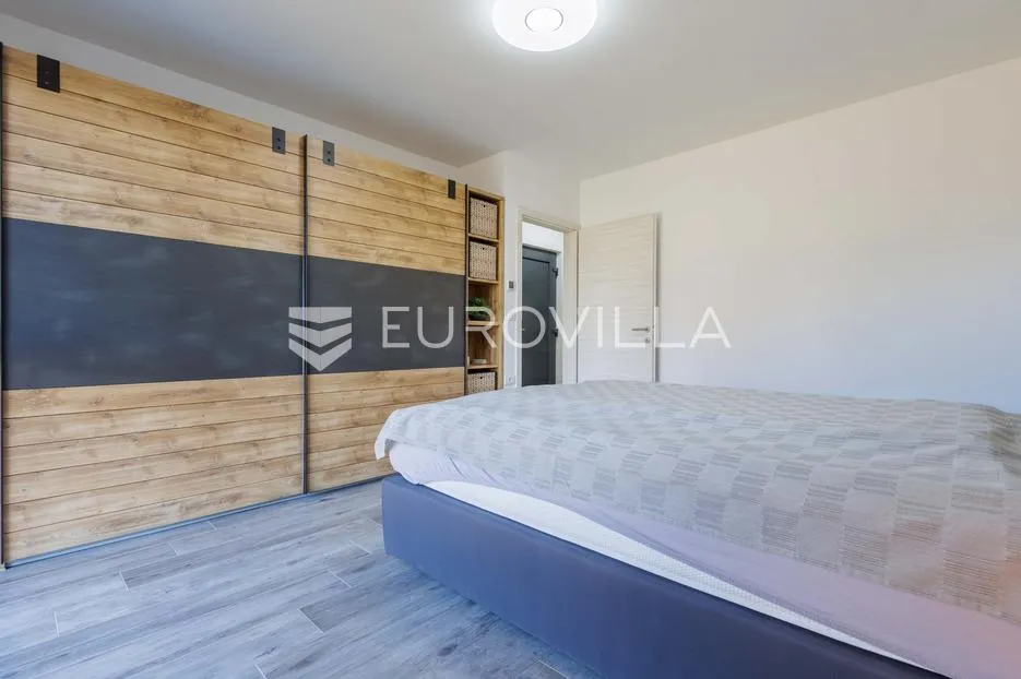 istra, medulin, trosoban stan u modernoj, novoj stanogradnji 94 m², prvi kat - slika 13