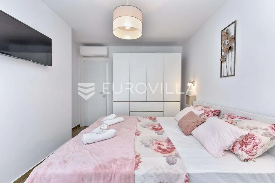 istra, peroj, moderna kuća s krovnom terasom na lijepoj lokaciji, pogled more - slika 19