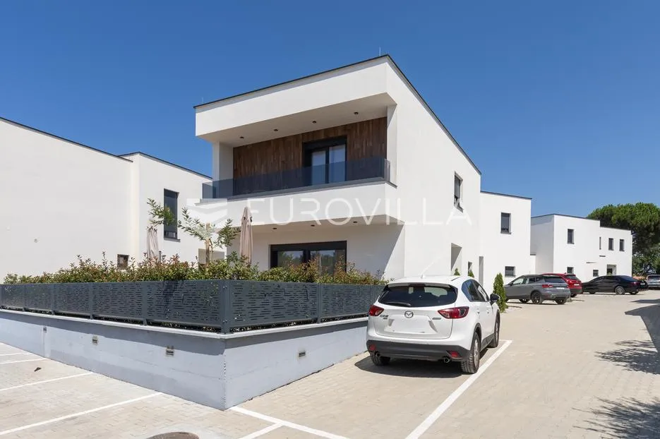 istra, poreč, najam kuće 116 m² s jacuzzijem i vrtom na super lokaciji s pogledom na more - slika 39