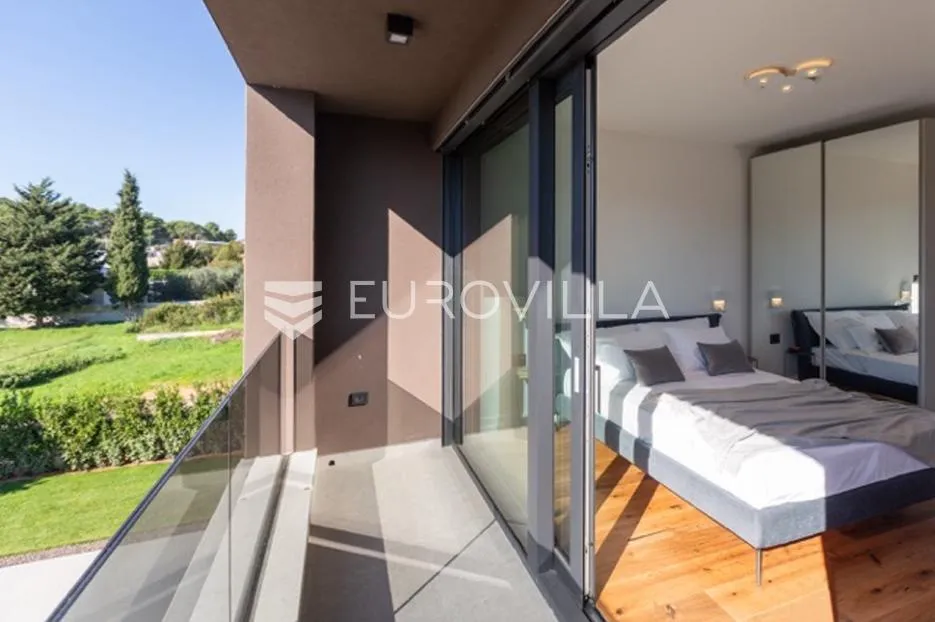 fažana, moderna vila 275 m² na velikoj besprijekornoj okućnici s grijanim bazenom - slika 41