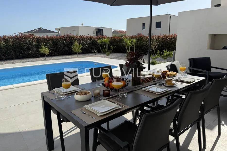 kaštel stari, moderna vila s bazenom i pogledom na more - slika 31