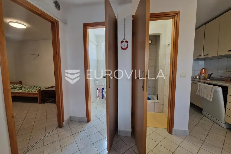 vir, samostojeća katnica s dva apartmana - slika 20