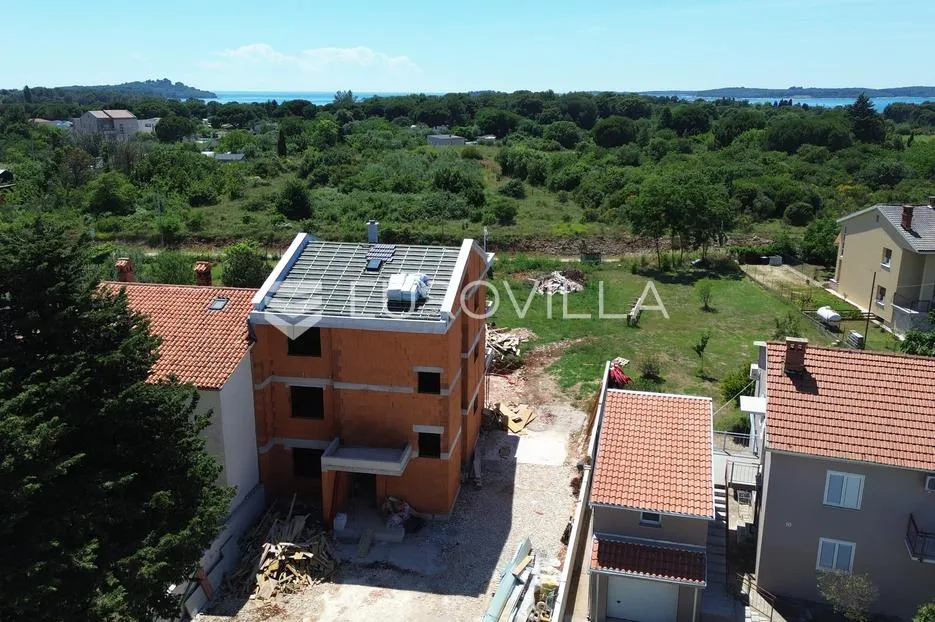 fažana, valbandon, vrhunska novogradnja 600 m od mora i prvih plaža - slika 15