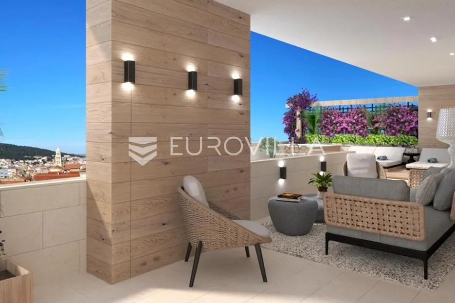 split, prekrasan penthouse s pogledom na more i grad - slika 6