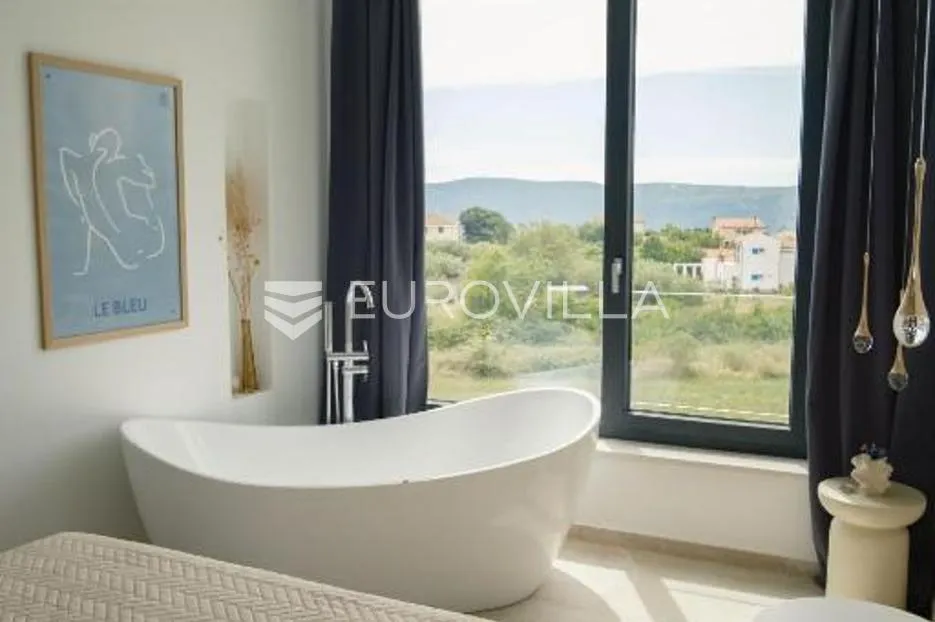 krk, linardići, luksuzna vila s bazenom i saunom, novogradnja, 200 m², okućnica 450 m² - slika 11