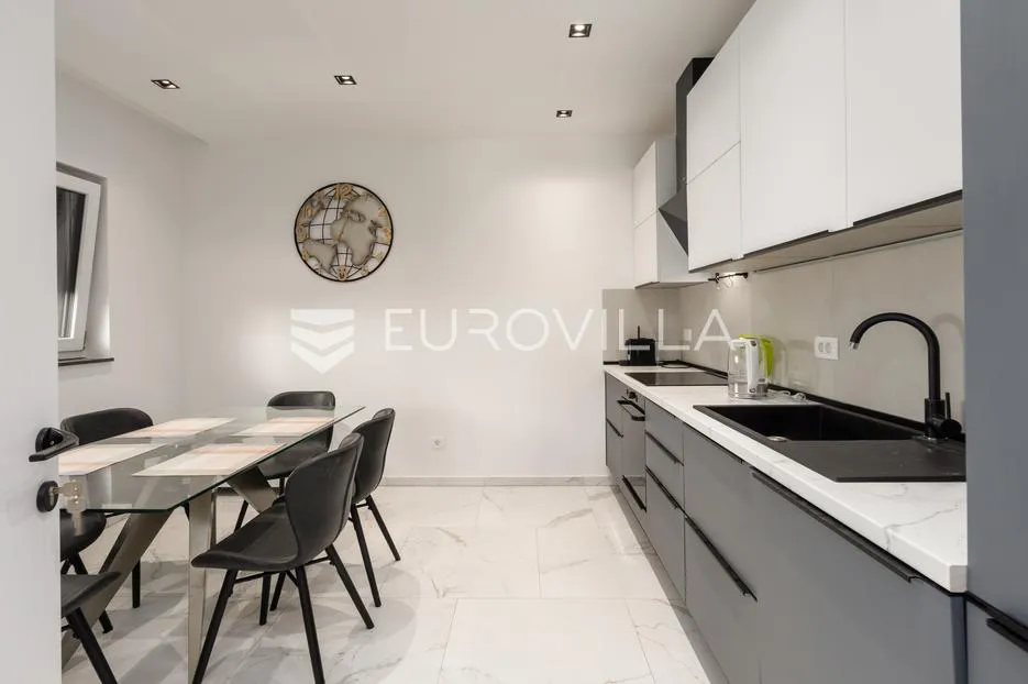 istra, poreč, najam kuće 116 m² s jacuzzijem i vrtom na super lokaciji s pogledom na more - slika 11